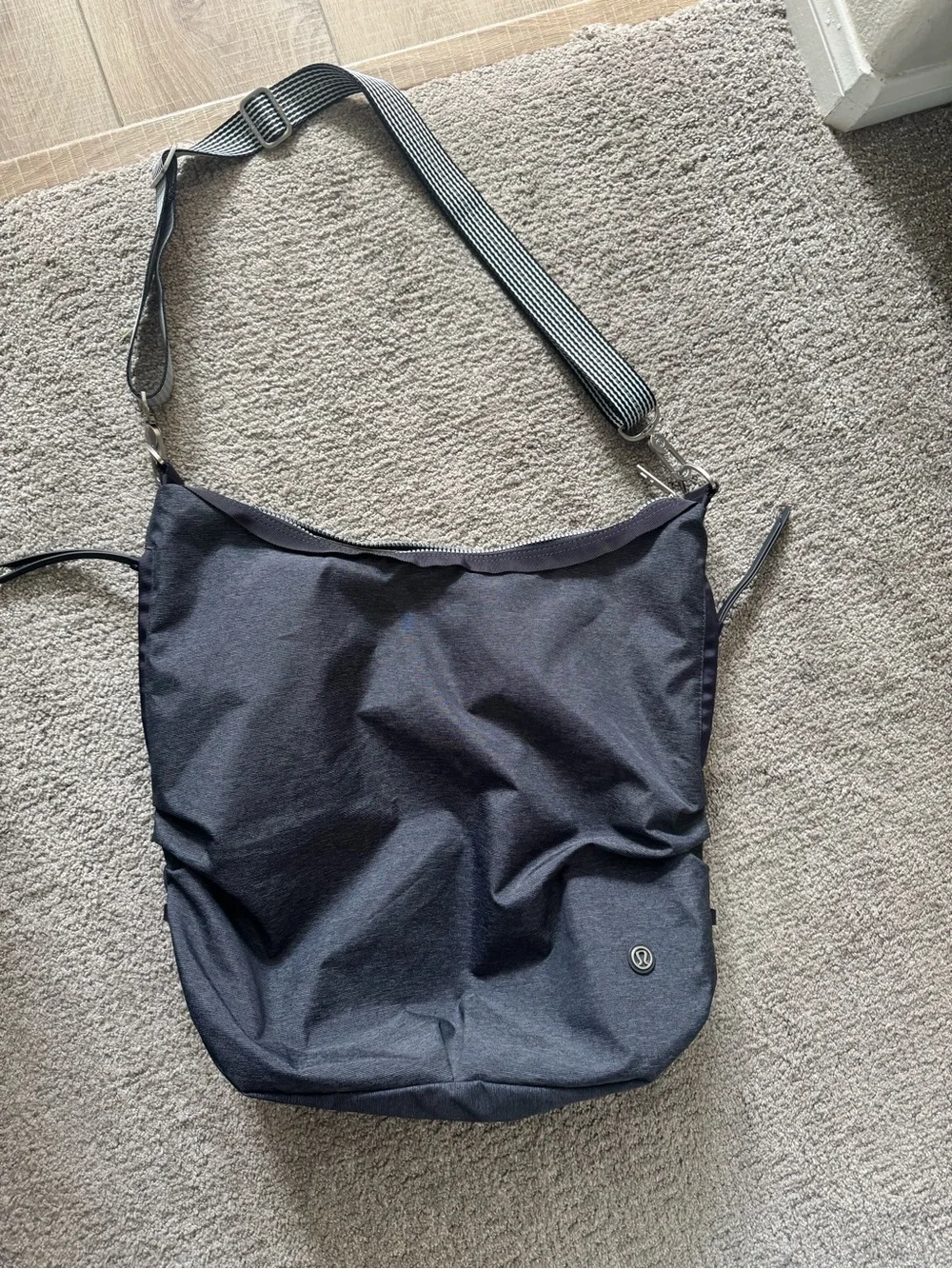 lululemon athletica Navy Crossbody Tote Bag Backpack LIKE NEW